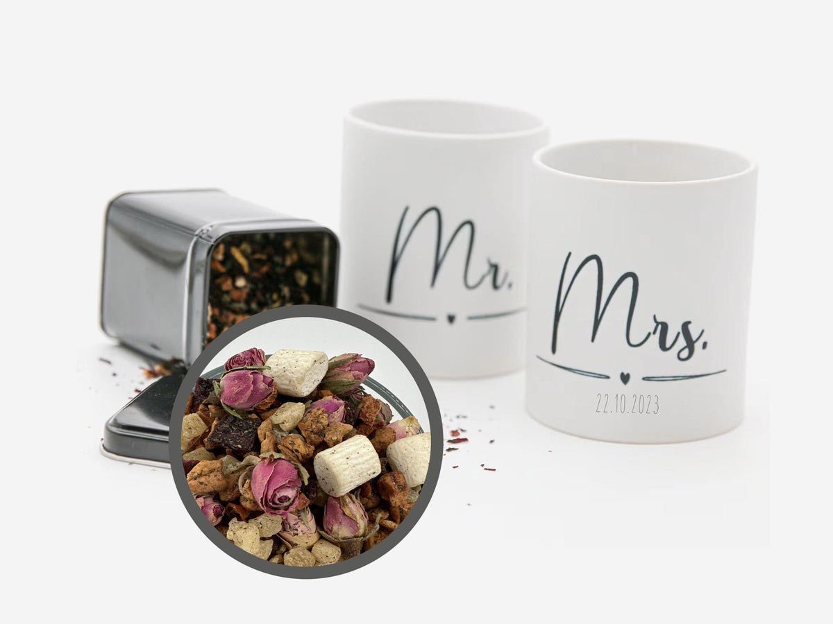 Weddingtee mit Mrs und Mr Hochzeitstassen und dem Wunschdatum – myweddingstore